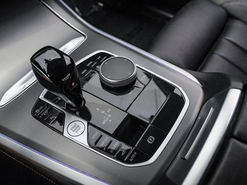 Used 2022 BMW X5 xDrive40i w/ Parking Assistance Package image 24