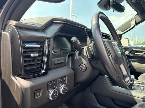 Used 2023 GMC Sierra 1500 AT4 w/ AT4 Premium Package AWD/4WD image 14