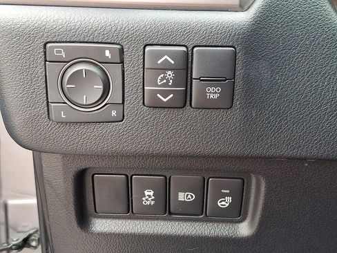 Used 2023 Lexus GX 460 Premium w/ Accessory Package image 25