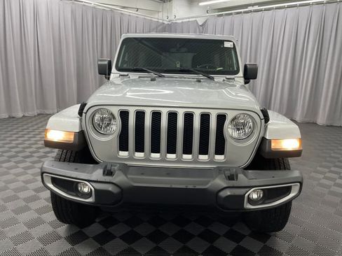 Used 2022 Jeep Wrangler Unlimited Sahara image 2