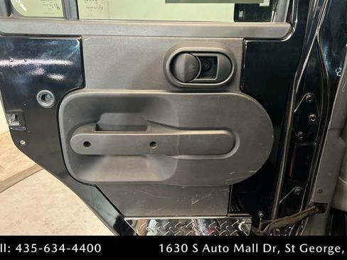 Used 2008 Jeep Wrangler Unlimited Rubicon w/ Dual Top Group AWD/4WD image 18