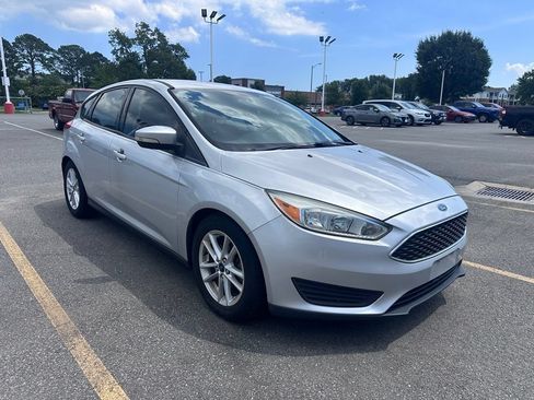 Used 2016 Ford Focus SE FWD image 5