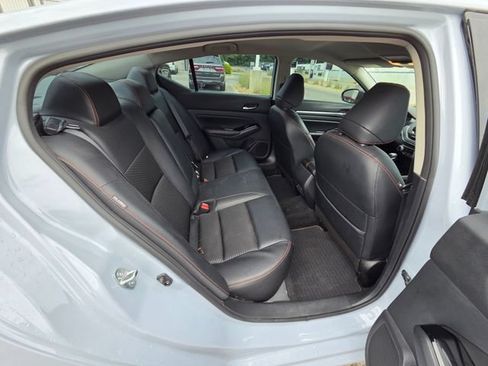 Used 2024 Nissan Altima 2.5 SR FWD image 28
