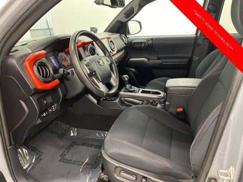 Used 2020 Toyota Tacoma TRD Off-Road image 13