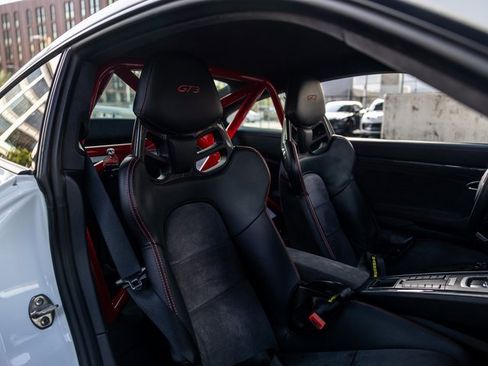 Used 2015 Porsche 911 GT3 w/ Carbon Interior Package image 31