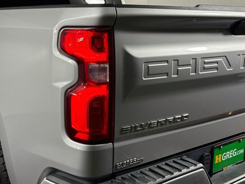 Used 2021 Chevrolet Silverado 1500 Custom RWD image 33