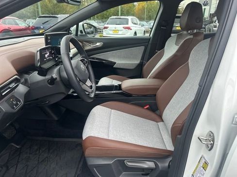 Used 2023 Volkswagen ID.4 Pro image 16