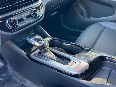 Used 2025 Buick Envista Sport Touring image 35