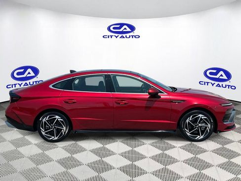 Used 2024 Hyundai Sonata SEL w/ Convenience Package FWD image 2