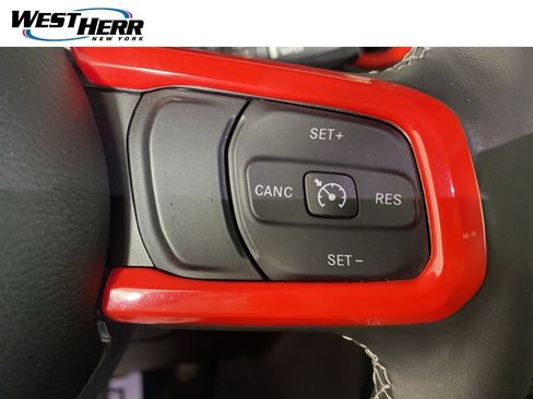 Used 2022 Jeep Wrangler Unlimited Sahara w/ Cold Weather Group AWD/4WD image 11
