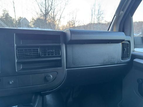 Used 2013 GMC Savana 1500 AWD image 10