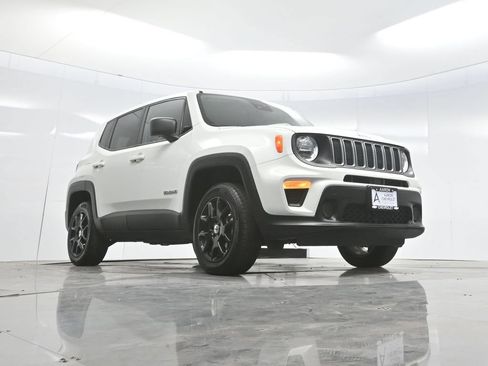 Used 2023 Jeep Renegade Latitude AWD/4WD image 56