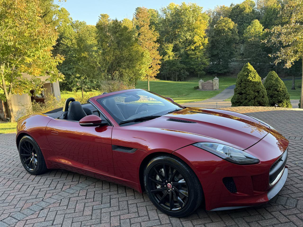 Used 2015 Jaguar F-TYPE Convertible RWD image 2