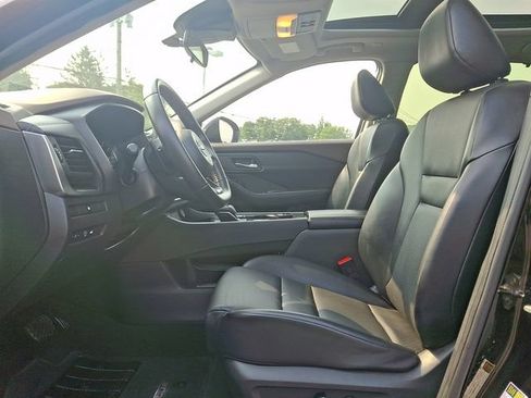 Certified 2023 Nissan Rogue SV w/ SV Premium B Package AWD/4WD image 14