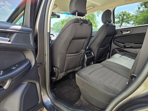 Used 2019 Ford Edge SE FWD image 42