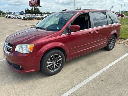 Used 2016 Dodge Grand Caravan SXT FWD image 5