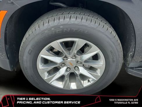 Used 2025 Chevrolet Suburban Premier RWD image 47