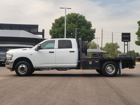 Used 2024 RAM 3500 Tradesman w/ Chrome Appearance Group AWD/4WD image 4