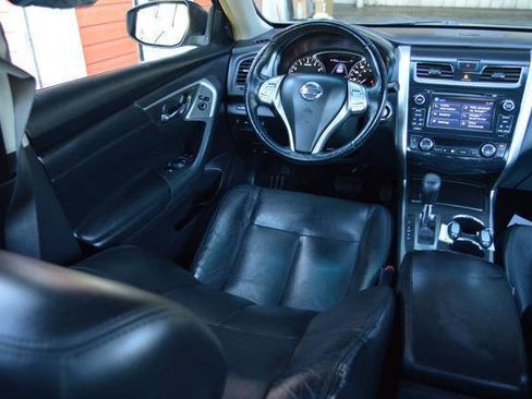 Used 2013 Nissan Altima 2.5 SL w/ Technology Pkg image 44