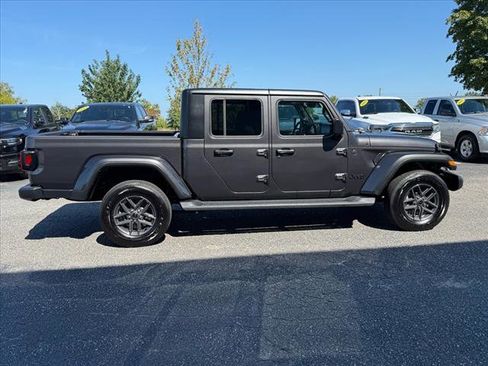 Certified 2025 Jeep Gladiator Sport image 20