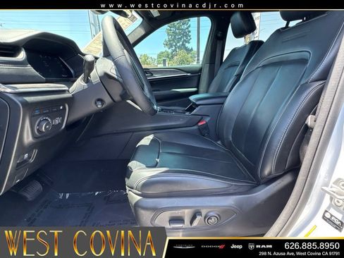 Used 2023 Jeep Grand Cherokee Overland AWD/4WD image 22