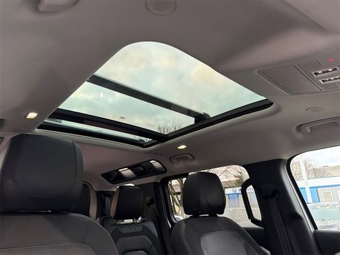 Used 2020 Land Rover Defender 110 S image 12