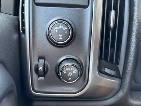 Used 2018 Chevrolet Silverado 1500 LT w/ All Star Edition AWD/4WD image 30