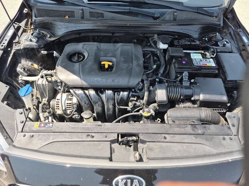 Used 2020 Kia Forte LXS FWD image 31