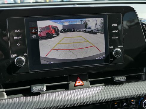 Used 2025 Kia Sportage LX image 25