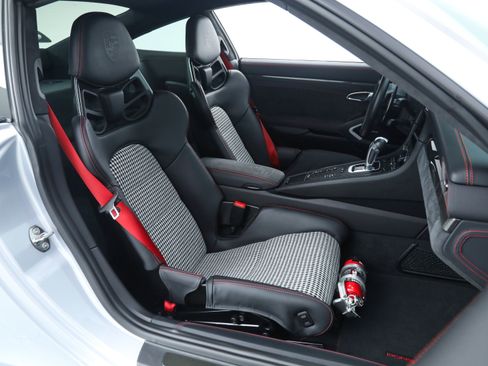 Used 2018 Porsche 911 GT3 image 20