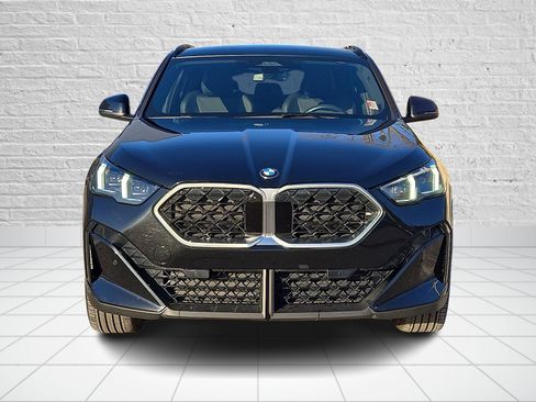 Used 2025 BMW X2 xDrive28i w/ Premium Package image 2