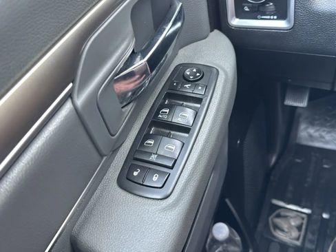 Used 2019 RAM 1500 Classic SLT w/ Luxury Group AWD/4WD image 13