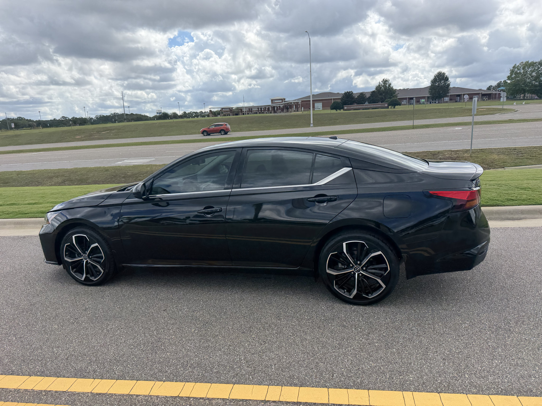 Used 2023 Nissan Altima 2.5 SR w/ SR Premium Package AWD/4WD image 15