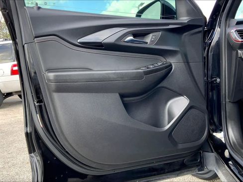 Used 2023 Chevrolet TrailBlazer RS image 44