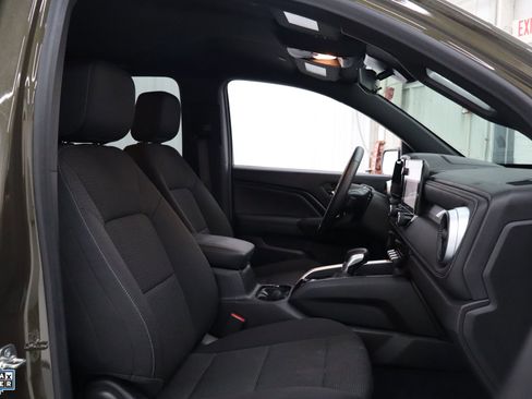 Used 2024 Chevrolet Colorado LT w/ LT Convenience Package image 30