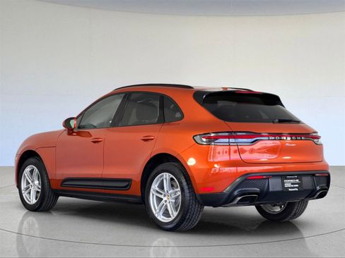 Used 2024 Porsche Macan image 3
