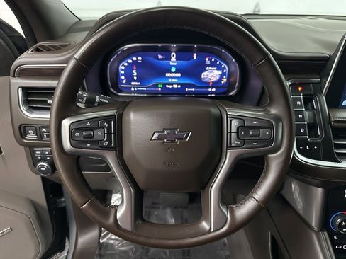 Used 2023 Chevrolet Suburban Z71 w/ Luxury Package image 13