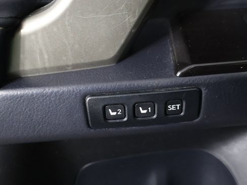 Used 2018 Lexus GX 460 image 38