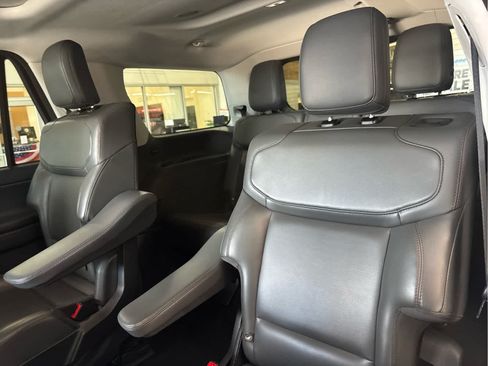 Used 2025 Ford Expedition Active AWD/4WD image 36