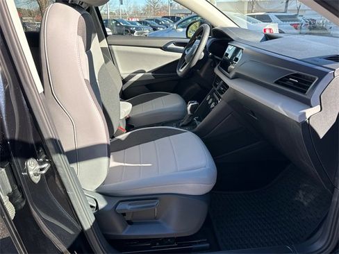 Used 2023 Volkswagen Taos SE image 12