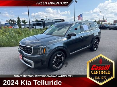 Used 2024 Kia Telluride S w/ S Sunroof Package