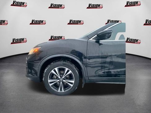Used 2019 Nissan Rogue SV w/ Premium Package image 12