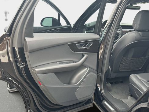 Used 2025 Audi Q7 2.0T Premium image 12