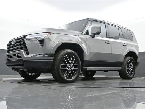 Used 2026 Lexus GX 550 w/ Accessory Package (2T) image 12