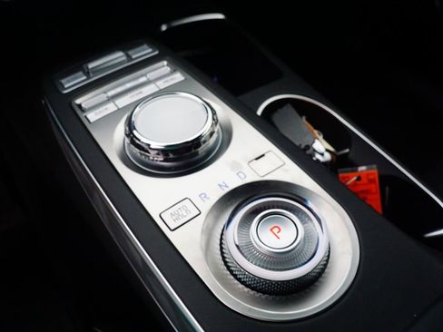 New 2025 Genesis GV70 3.5T Sport w/ Sport Advanced Package image 11