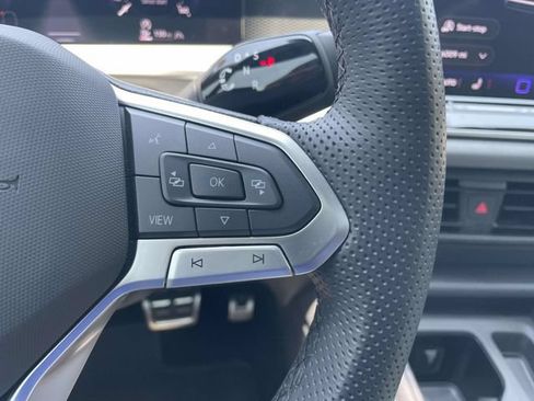 Used 2025 Volkswagen Tiguan SE R-Line AWD/4WD image 25