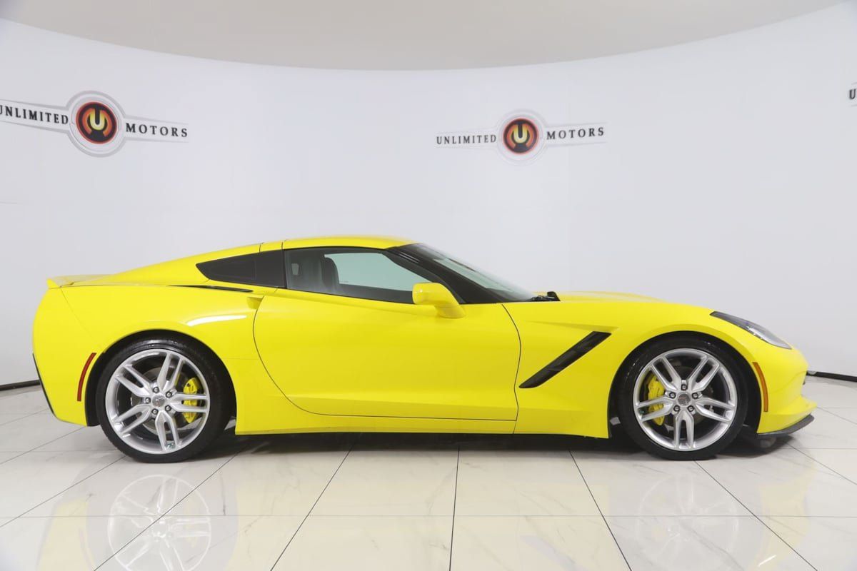 Used 2015 Chevrolet Corvette Stingray Coupe w/ ZF1 Appearance Package RWD image 2