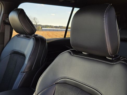 New 2025 Jeep Grand Cherokee L Altitude image 12