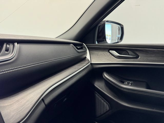 Used 2025 Jeep Grand Cherokee L Limited RWD image 40