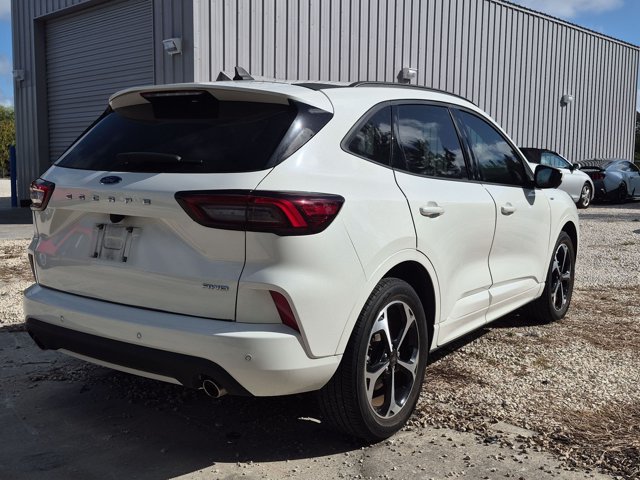 Used 2023 Ford Escape ST-Line Select w/ Tech Pack #2 AWD/4WD image 5